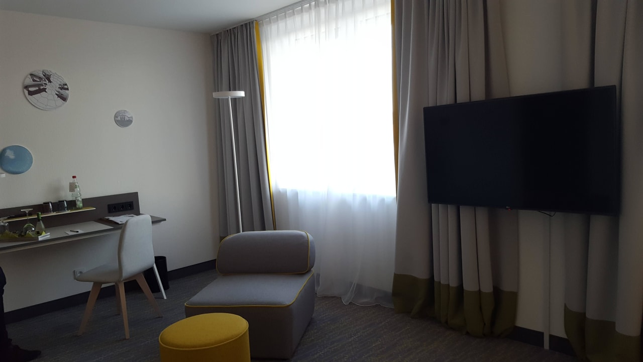 Viel platz im Zimmer (Vorraum ist nicht mit drauf) Vienna House Easy Bad Oeynhausen