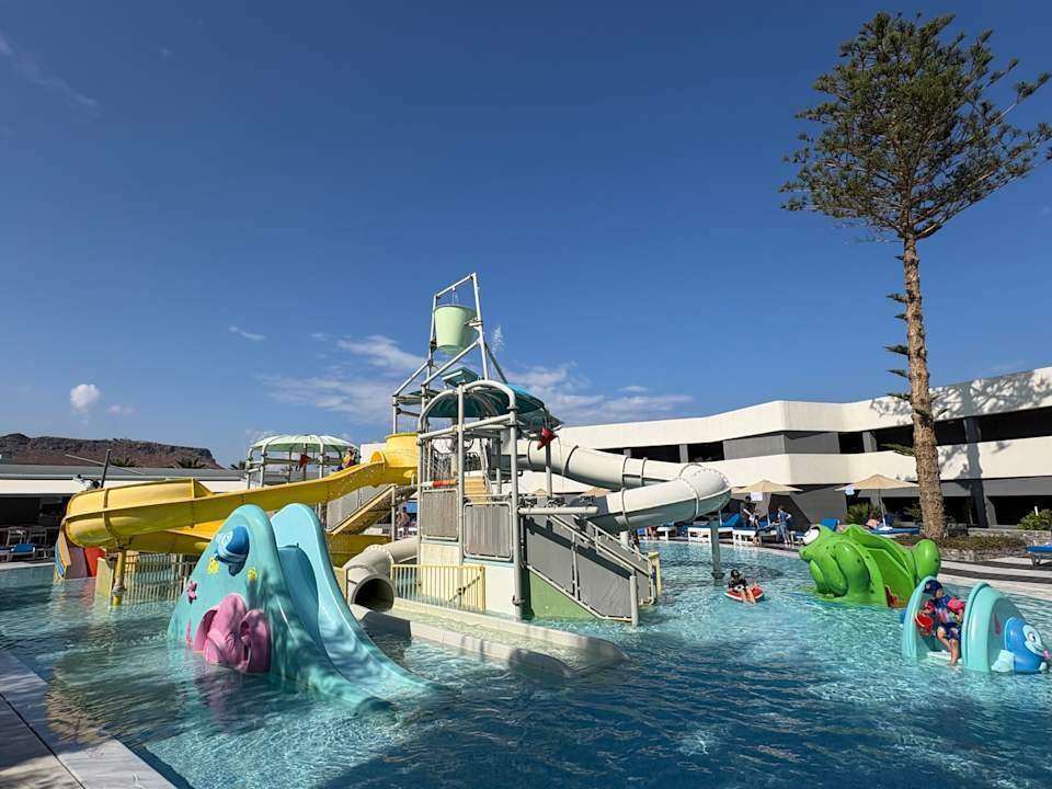 Pool Arina Beach Resort