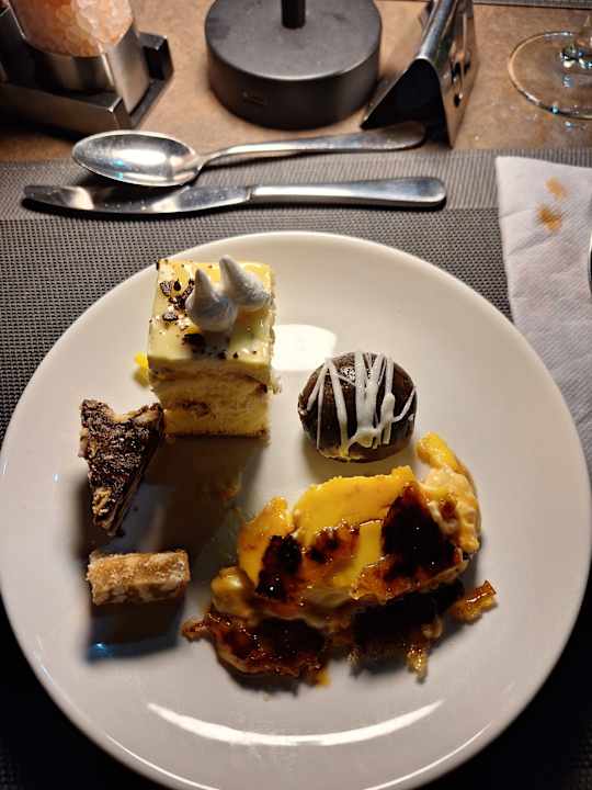 Lobby Crystal Springs Beach Hotel