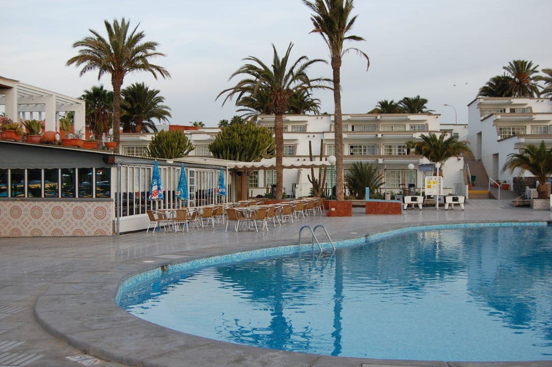 Bar und Terrasse mit Poolblick Bungalows Vista Oasis