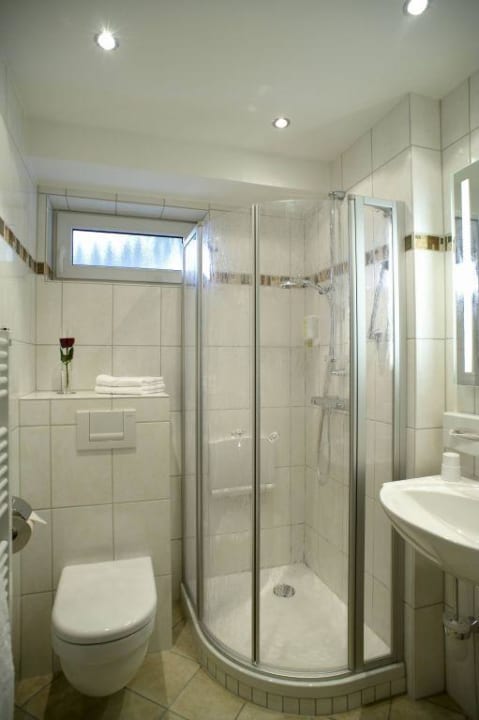 Badezimmer Komforteinzelzimmer Göbel's Vital Hotel Bad Sachsa