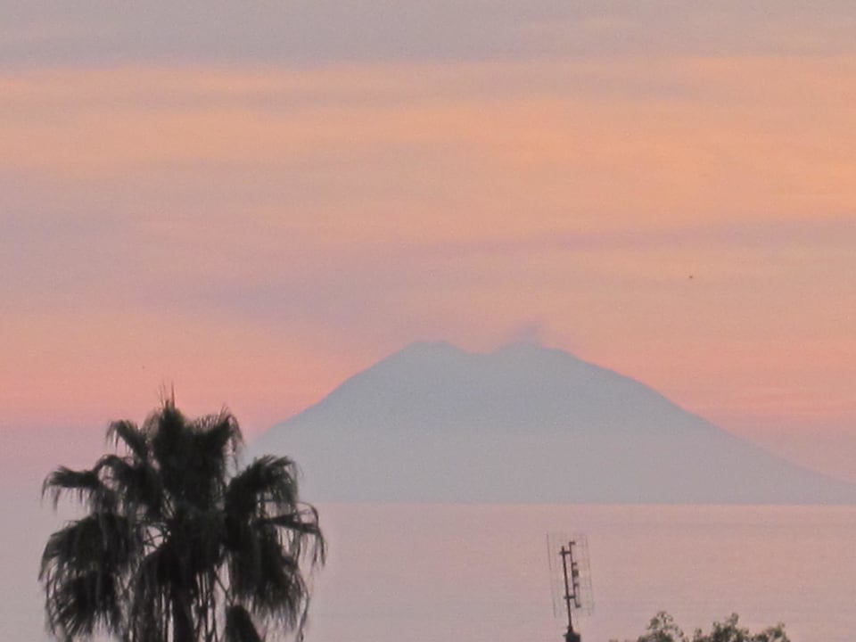 Sonnenuntergang Stromboli Tropis Hotel
