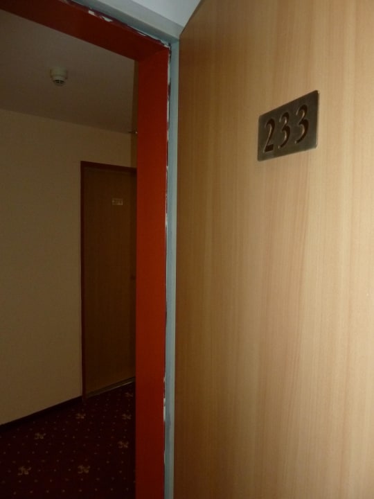 Defekte Möbel HVD Club Bor