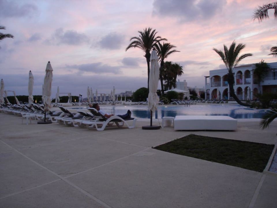 Sonnenuntergang Destino Pacha Ibiza Resort - Adults only