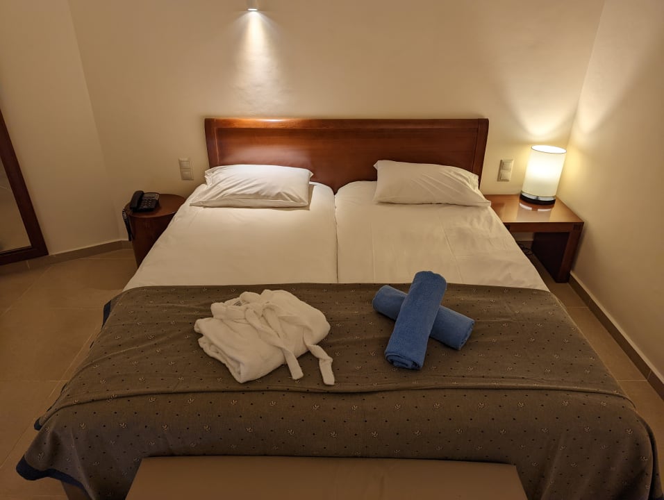 Zimmer Apollonia Beach Resort & Spa