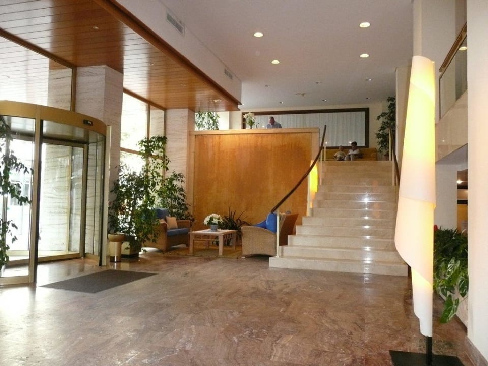 Der Eingangsbereich Sabina Hotel & Suites
