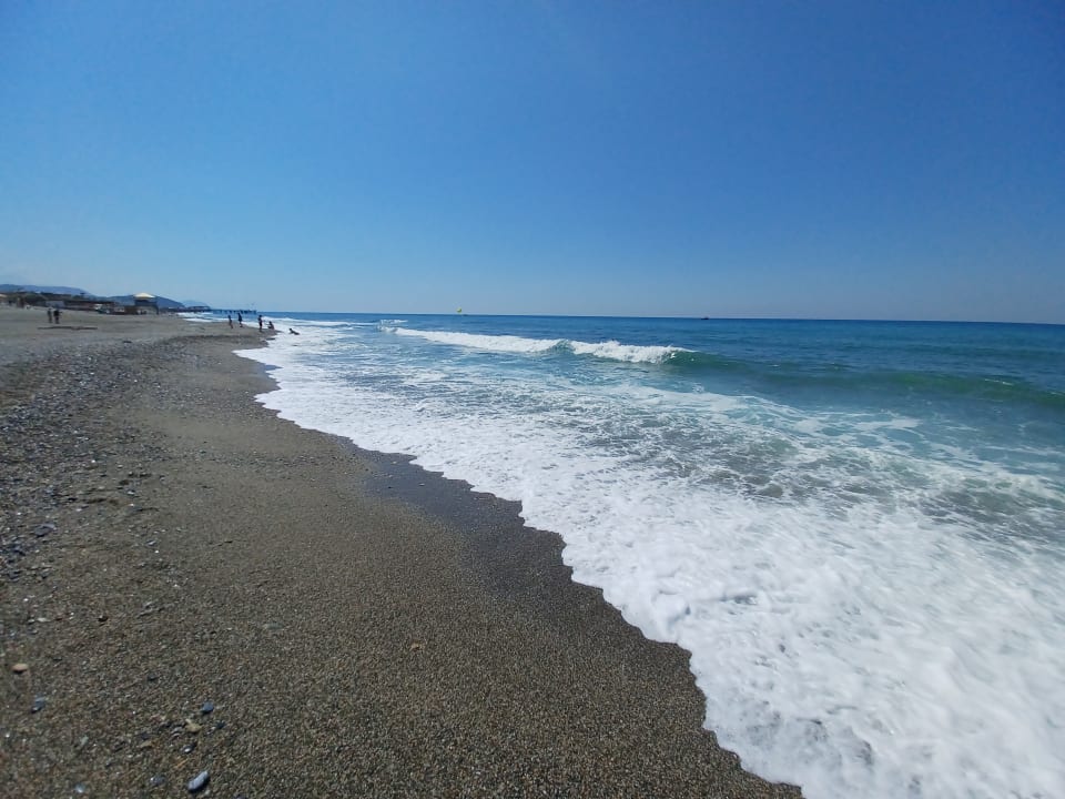 Strand Club Turtas Beach Hotel