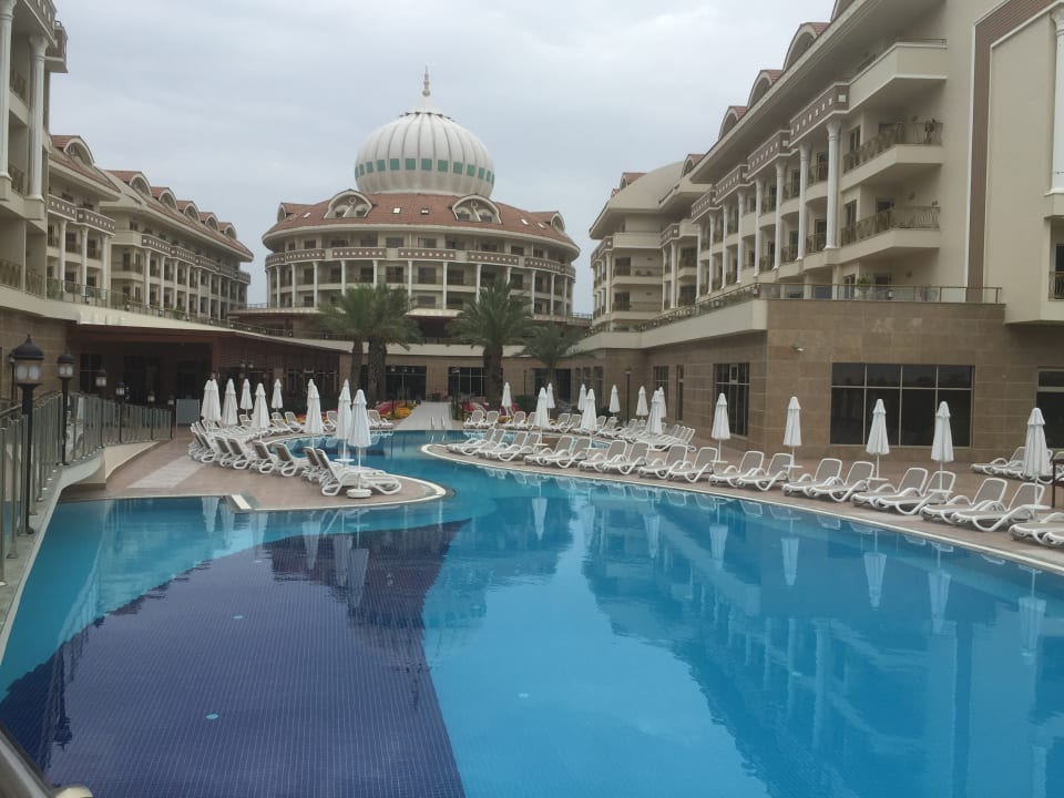 Außenansicht Kirman Belazur Resort & Spa