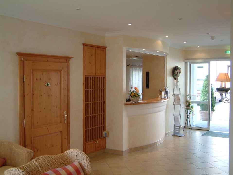 Rezeption mit Aufenthaltsbereich Hotel Vital Vallaster