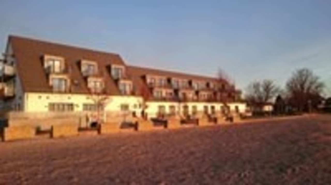 Außenansicht Strandhotel Dranske