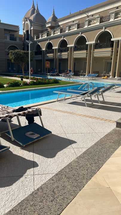 Pool Titanic Royal