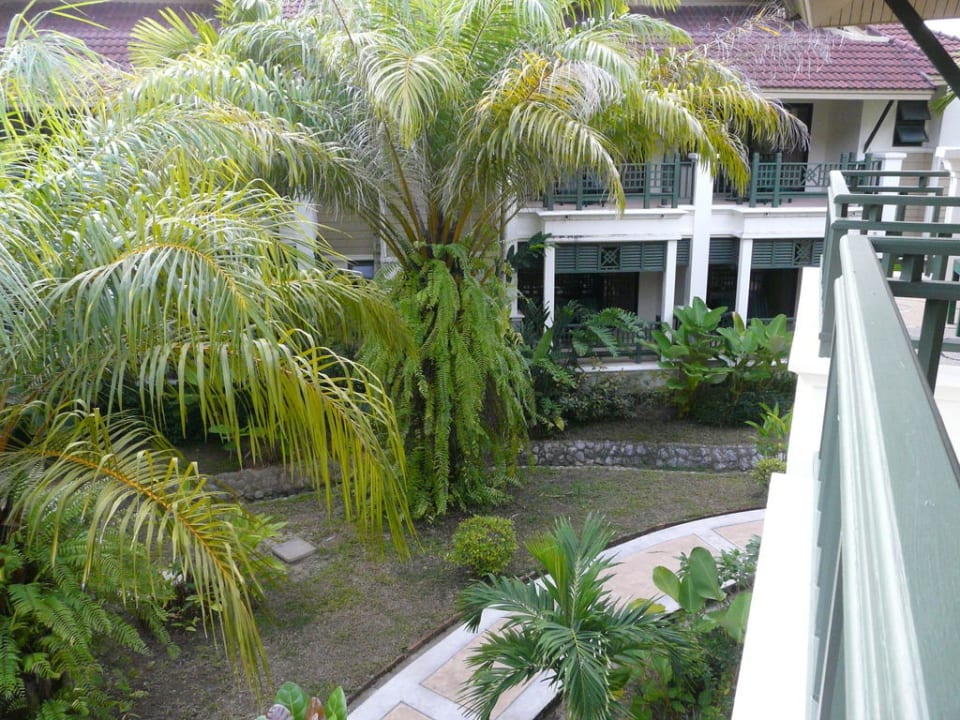 Blick in den Garten Baan Khaolak Beach Resort