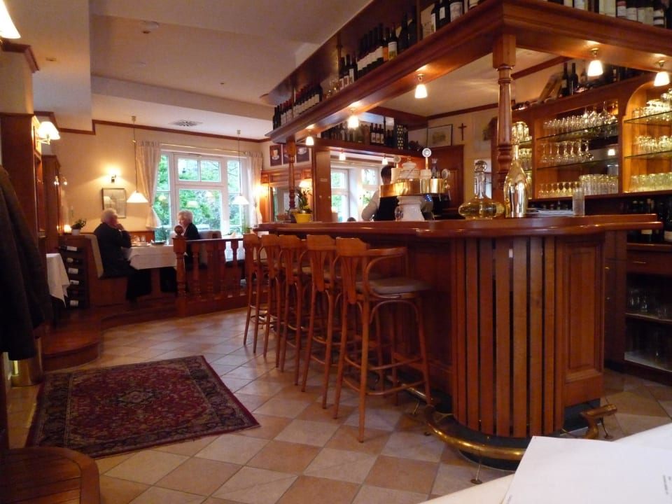 Eingang mit Bar Hotel am Turm