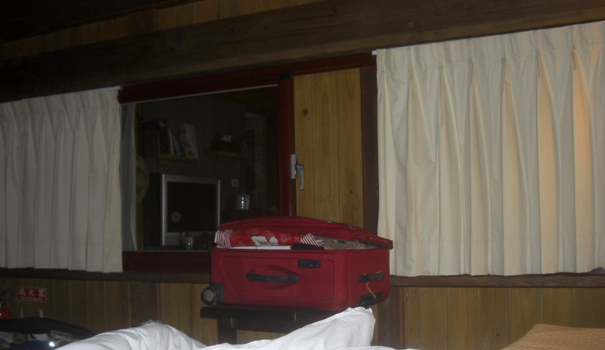 Fensterfront zur kleinen Veranda Hotel Leader Village Taroko