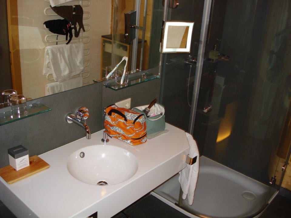 Bad (Lavabo & Dusche) Naturhotel Waldklause