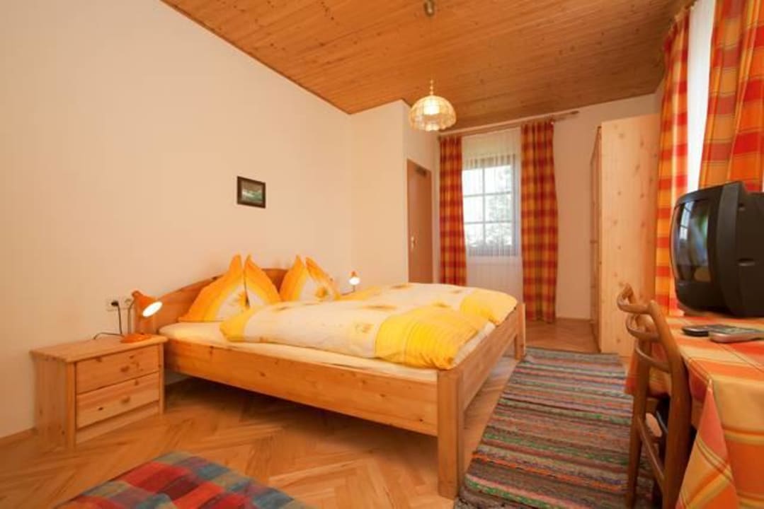 Seeblick-Familienzimmer mit Verbindungstür  Lindenhof Velden