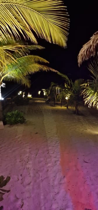 Strand Sun Siyam Vilu Reef