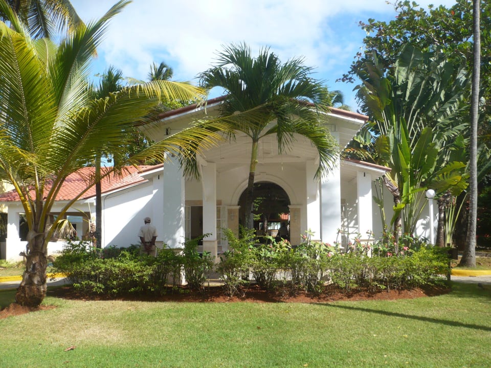 Hoteleingang Wyndham Alltra Samana