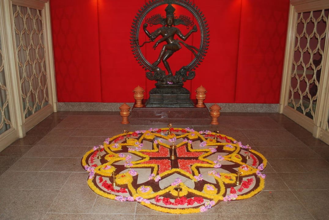 Eingang indisches Restaurant Hotel The Leela Goa