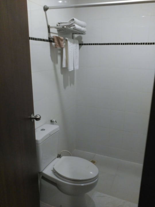 Toilette + Dusche Best Western Phuket Ocean Resort