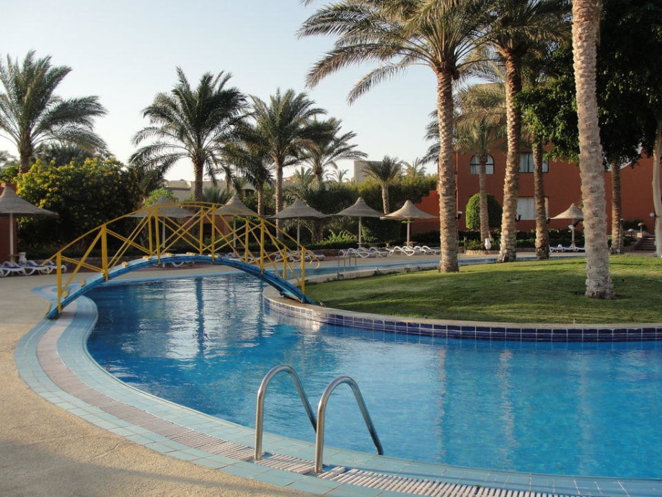 Jeden z basenów. Hotel Nubian Village