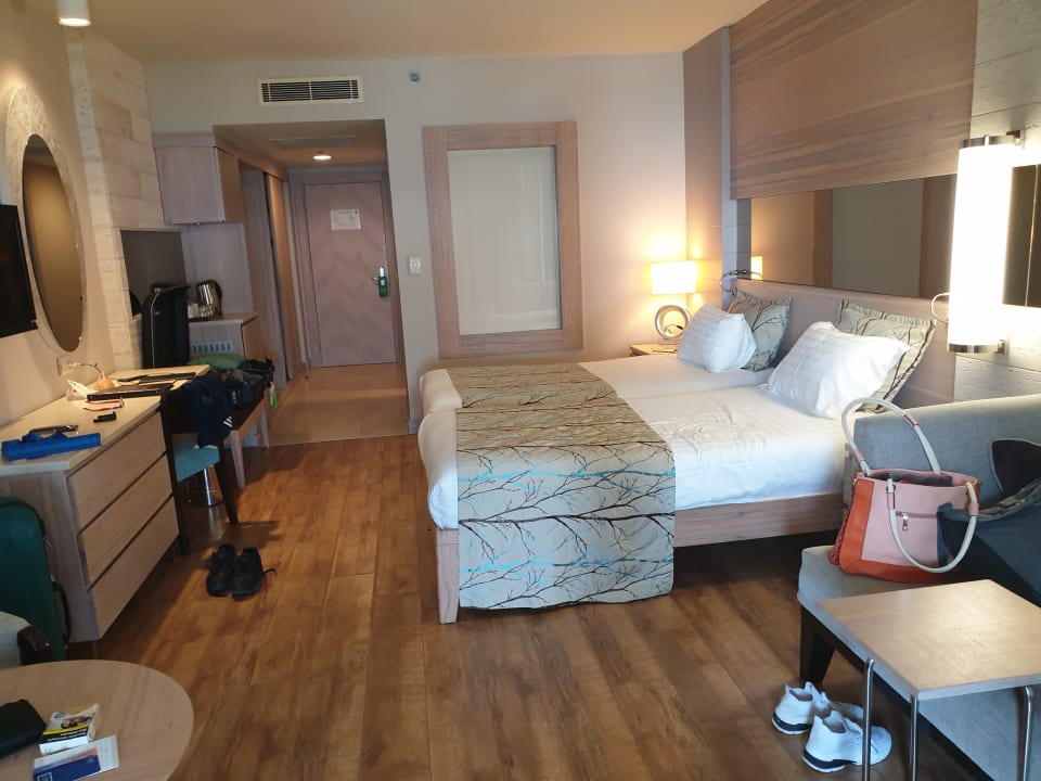 Zimmer Melas Resort Hotel