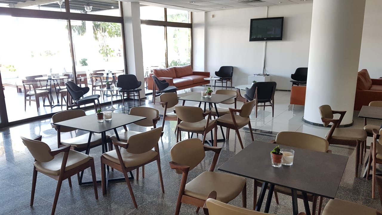 Gastro Crystal Springs Beach Hotel