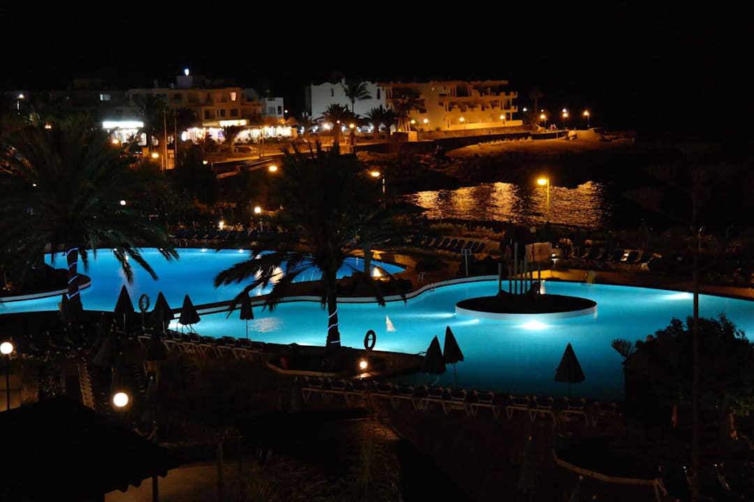 Widok nocą Hotel Grand Teguise Playa