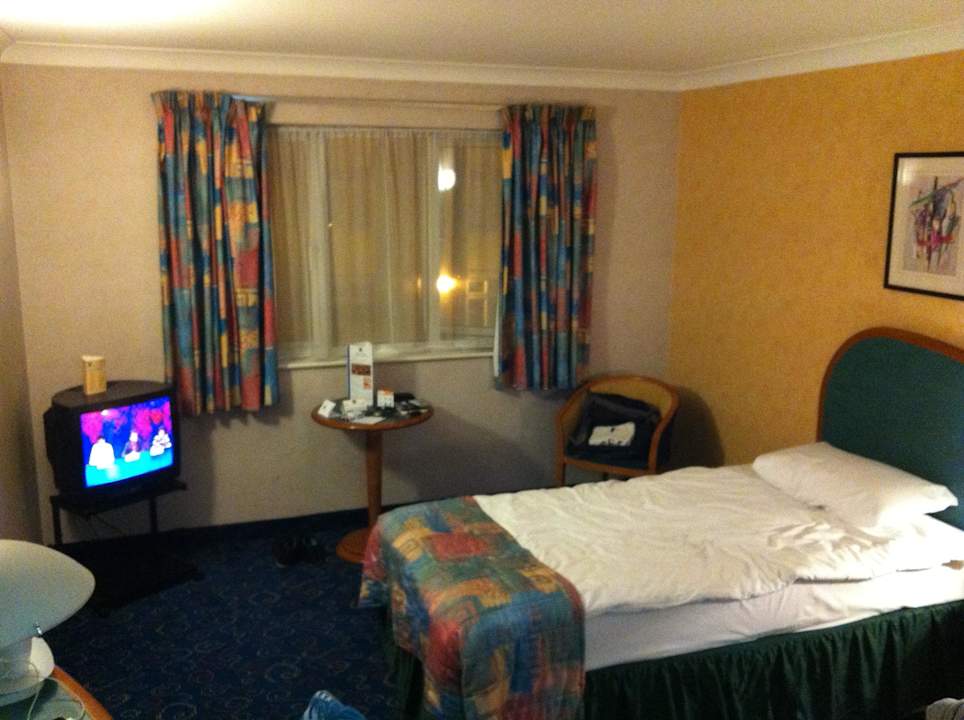 Normales DZ mit zwei Einzelbetten Mercure Hotel London Heathrow