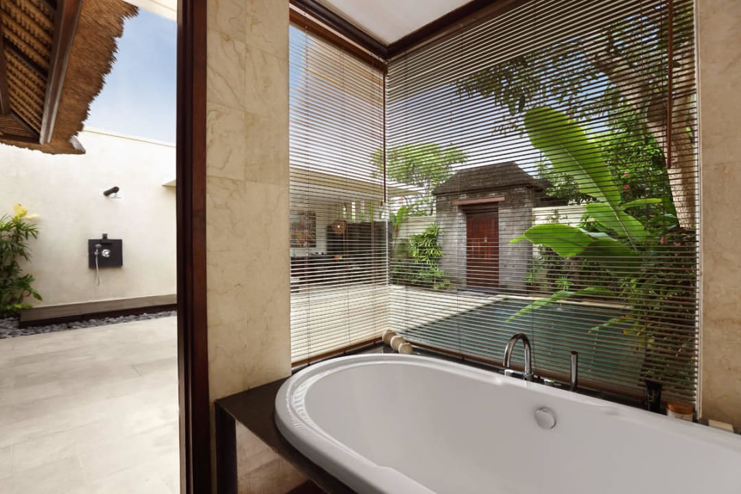 Four Bedroom Villa - Bathroom Mahagiri Villas Sanur