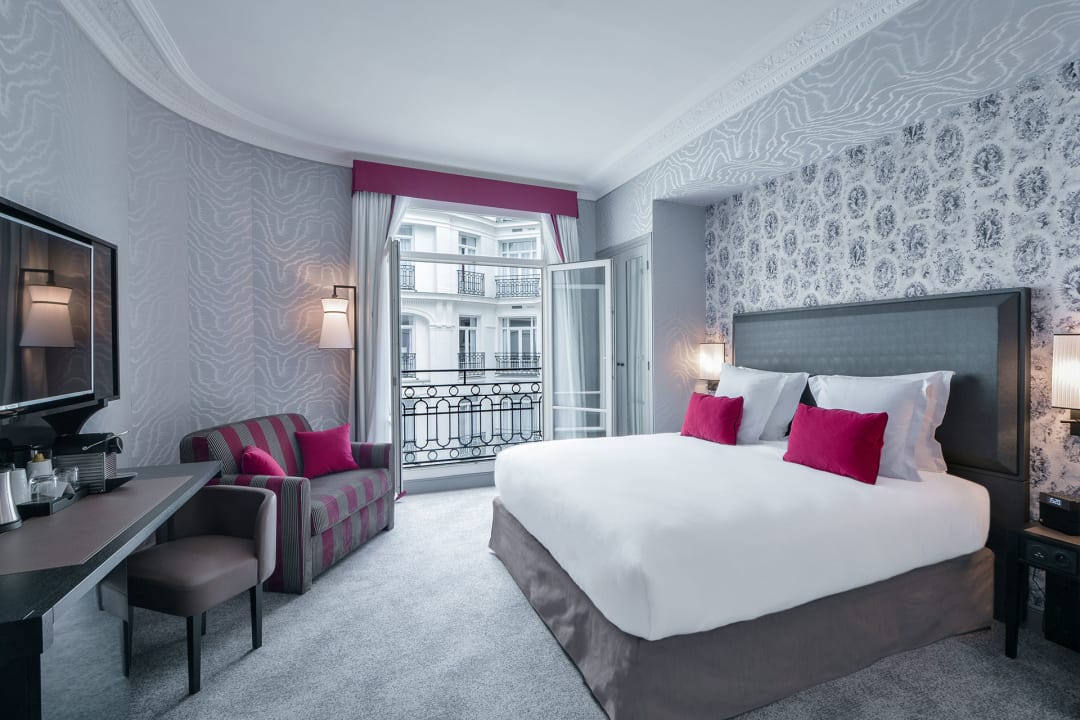 Zimmer Maison Astor Paris, Curio Collection by Hilton