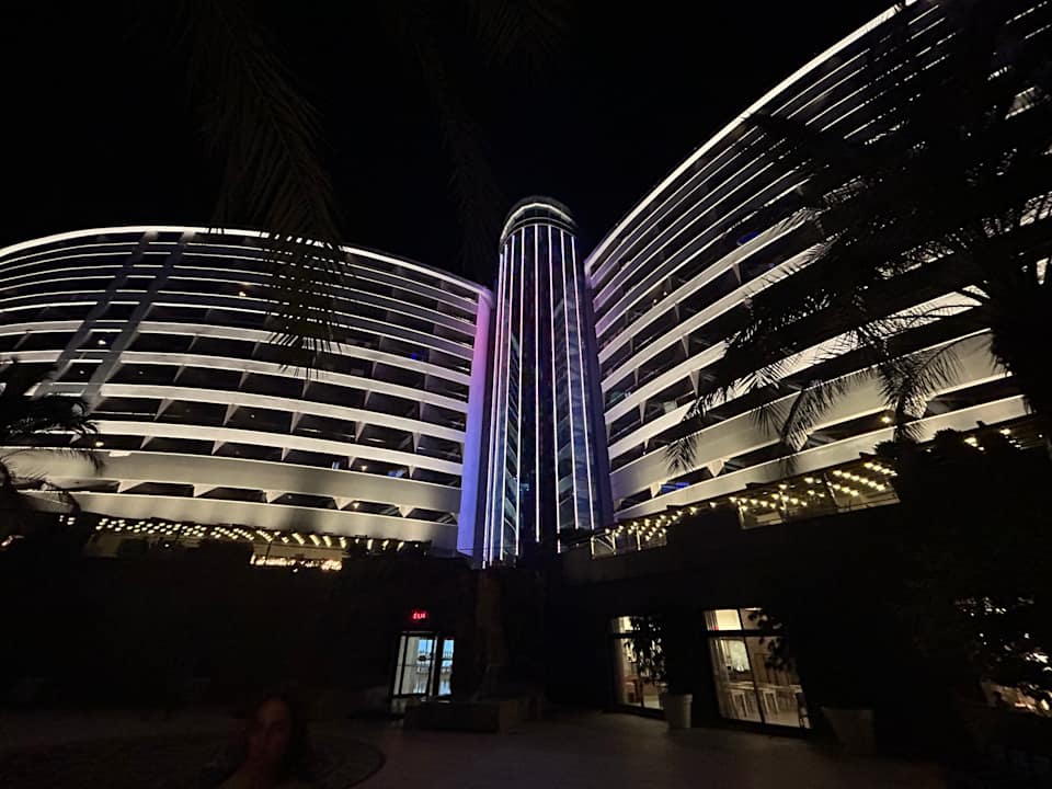 Außenansicht Royal Wings Hotel