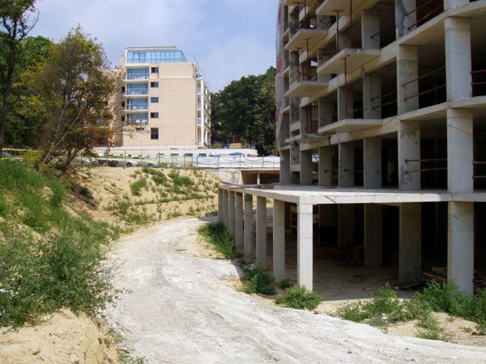 Baustelle neben dem Hotel Hotel Holiday Park