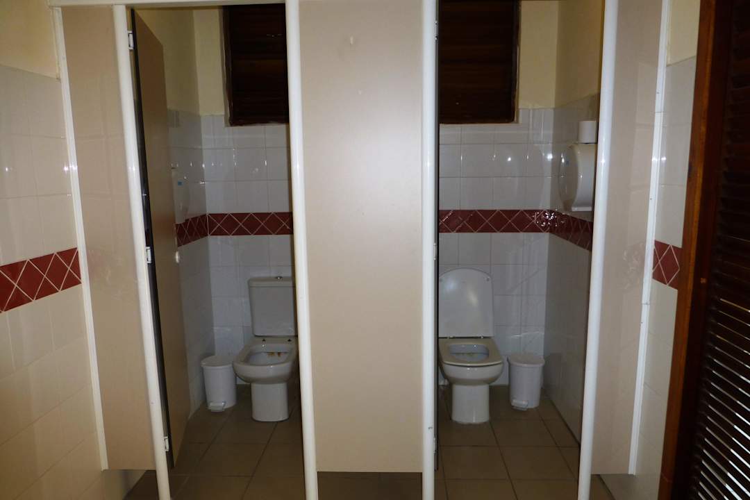 Toiletten am Pool Melia Las Dunas