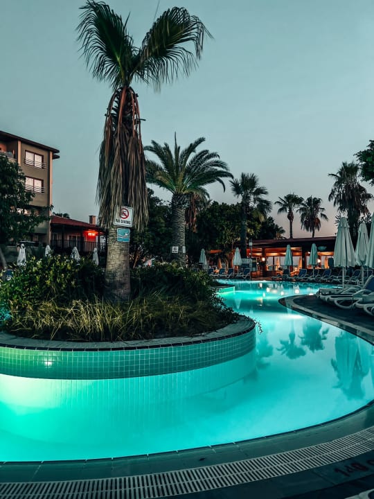 Pool Hotel Grand Side