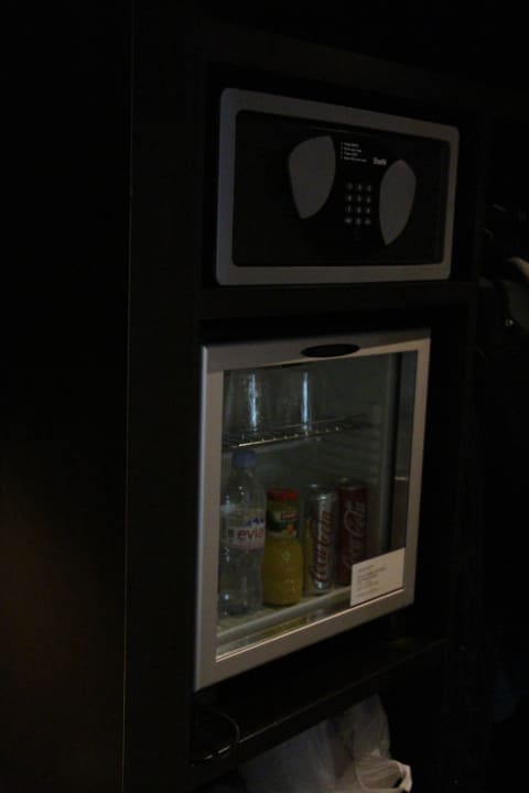 Safe & Minibar Mercure Paris Montmartre Sacré Coeur