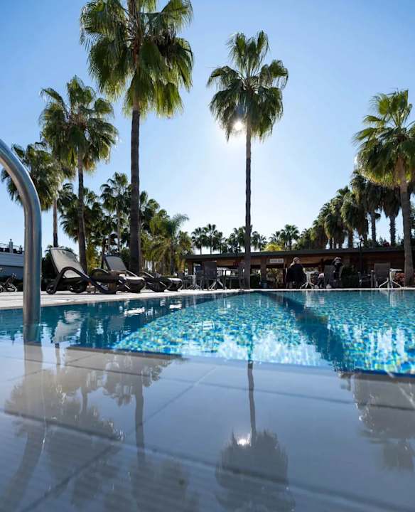 Pool Royal Atlantis Beach Hotel