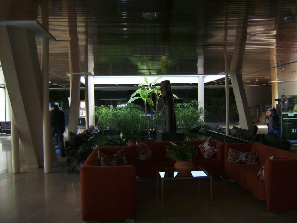 Eingang mit Teich und Pflanzen Dreams Lanzarote Playa Dorada Resort & Spa