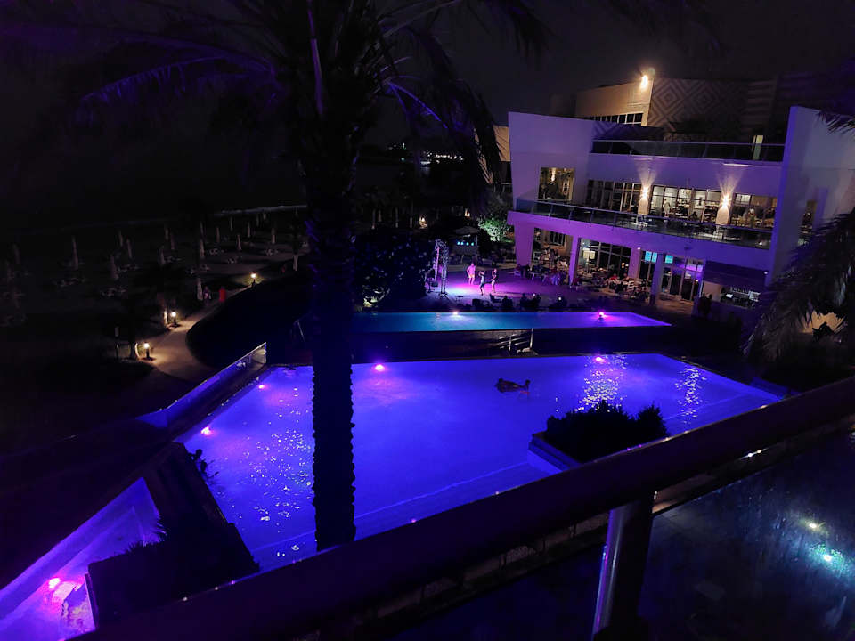 Pool Radisson Blu Resort Fujairah