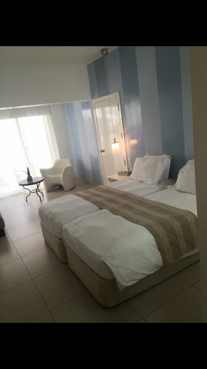 Bungalow Napa Mermaid Hotel & Suites