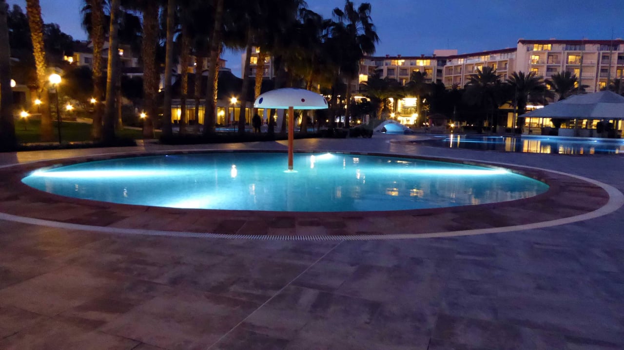 Anlage im Abendlicht Arum Barut Collection