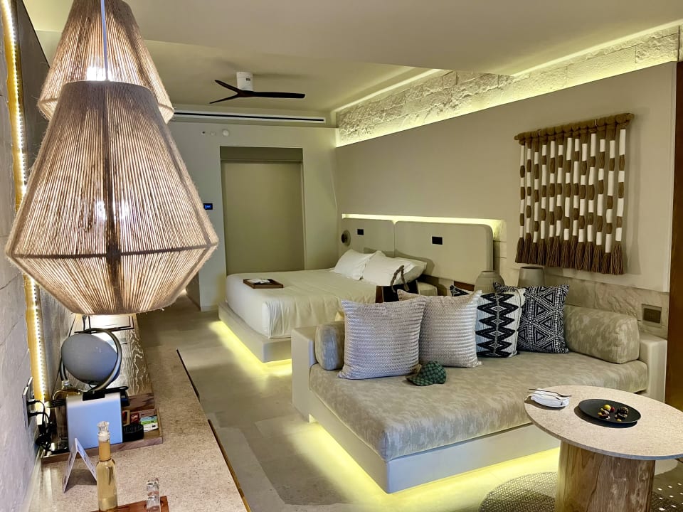 Zimmer Impression Isla Mujeres by Secrets - Adults Only