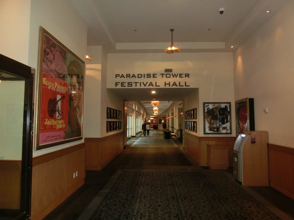 Weg zum Paradise Tower Virgin Hotels Las Vegas, Curio Collection by Hilton