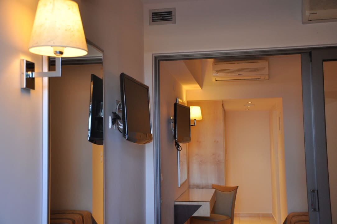 Pokój rodziny- 2 klimy, 2 osobne TV Grand Hotel Holiday Resort