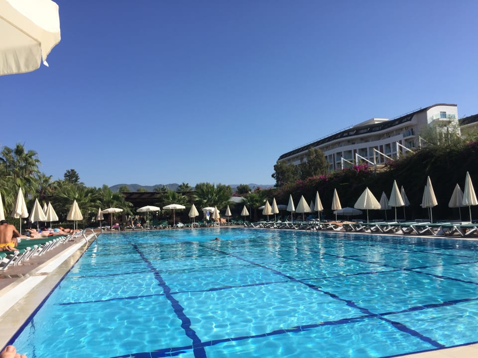 Pool Hotel Royal Garden Beach