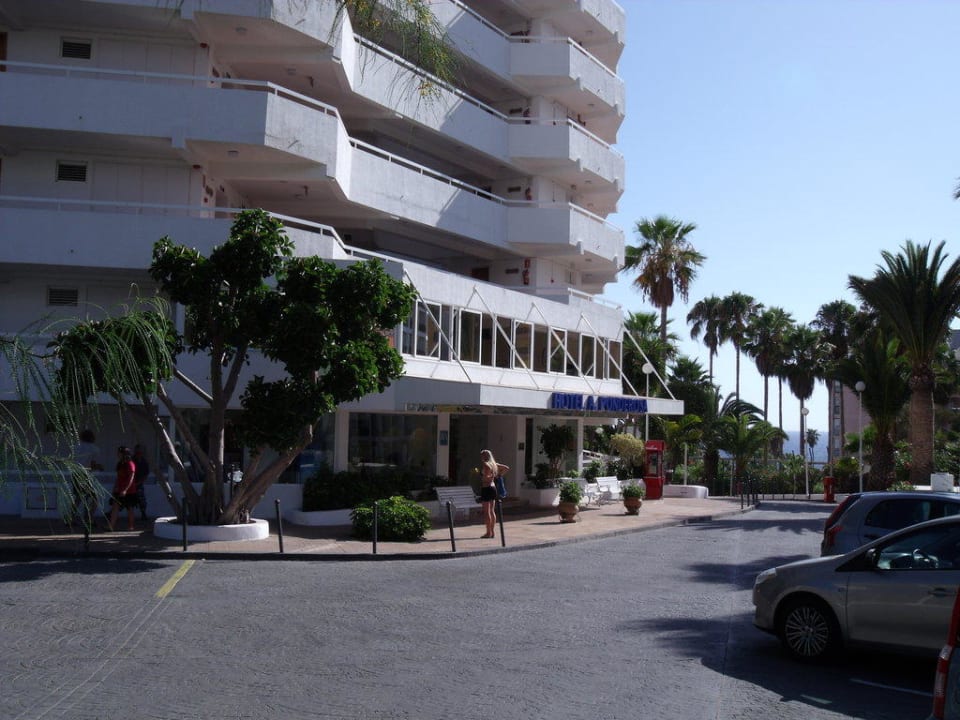 Eingang Hotel Ponderosa