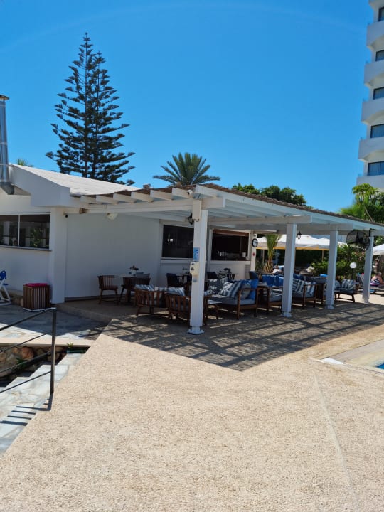 Gastro Crystal Springs Beach Hotel
