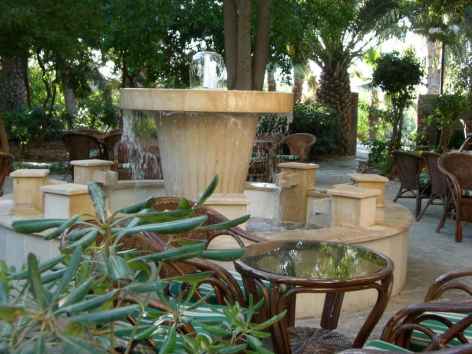 Gartenanlage Apollonia Beach Resort & Spa