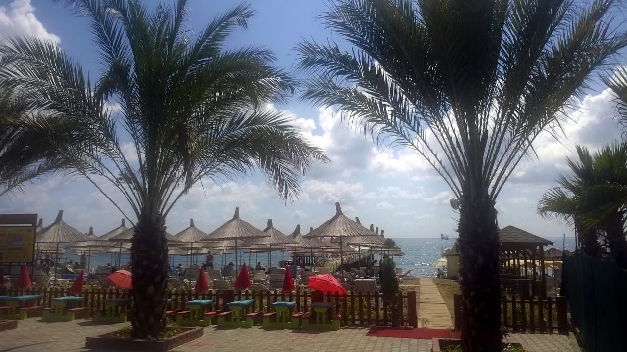Strand Bar Quattro Beach Spa & Resort