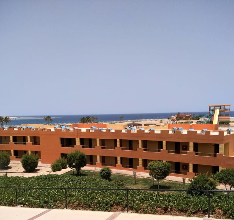 Außenansicht Malikia Resort Abu Dabbab